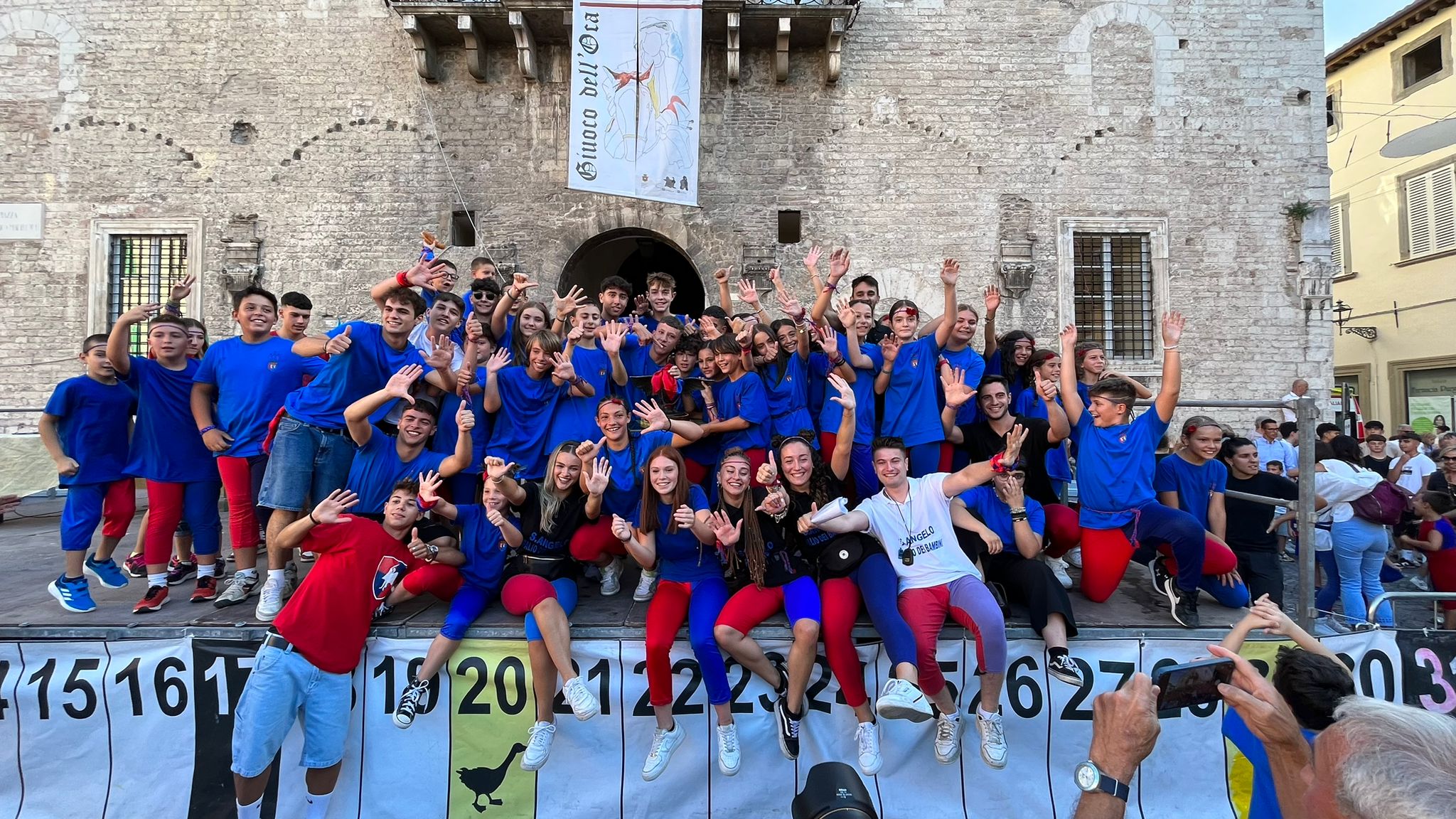 I lanciatori di dadi del Nobile quartiere di Sant'Angelo Maggiore portano a casa il Palio dei Bambini 2023